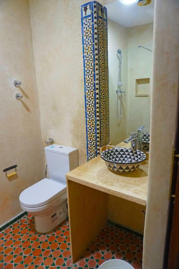 Dar Fama Bed & Breakfast Tetouan Bagian luar foto